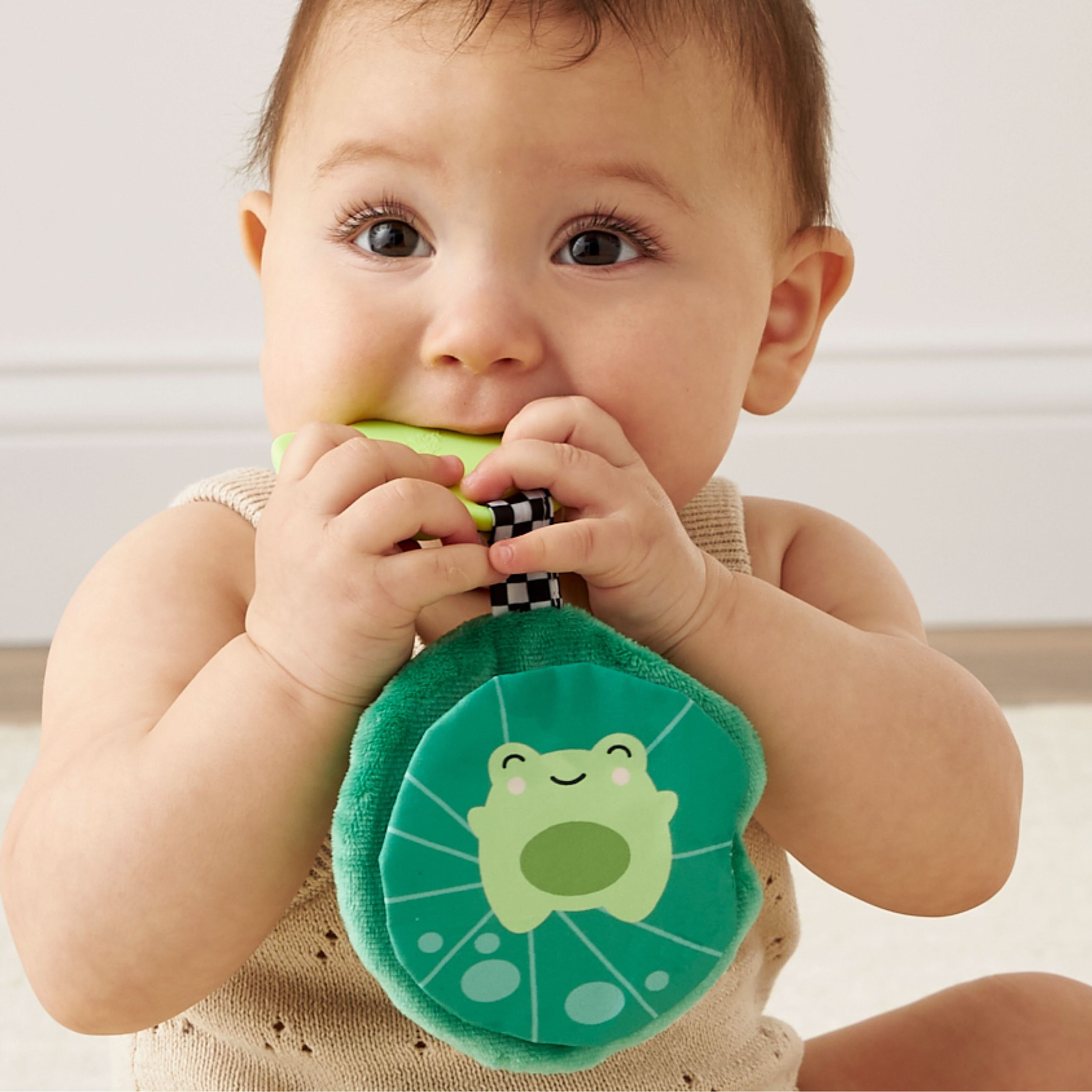 Teensy Crinkle™ Sensory Teether - Image 6