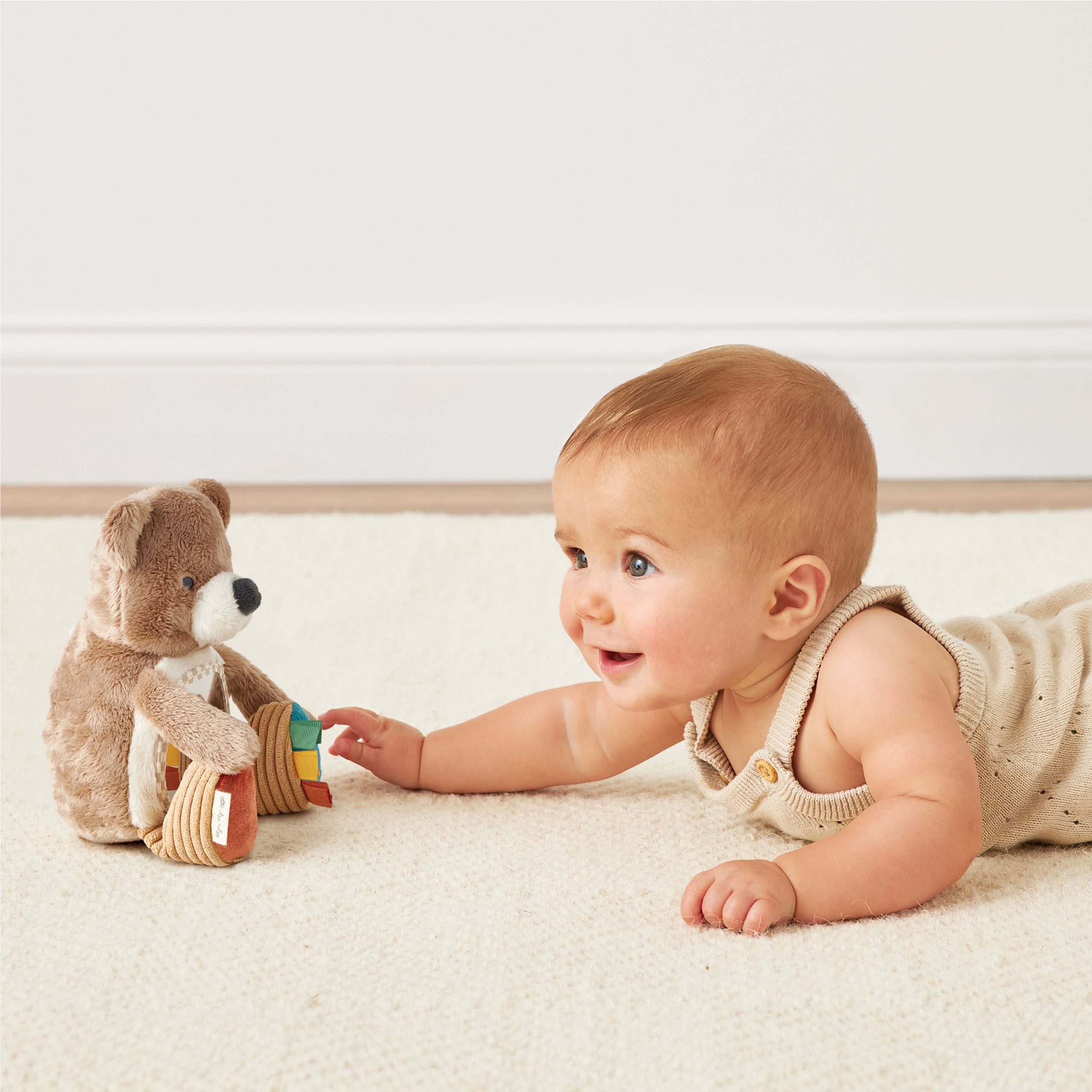 Itzy Bitzy Mirror™ Sensory Tummy Time Mirror - Image 21